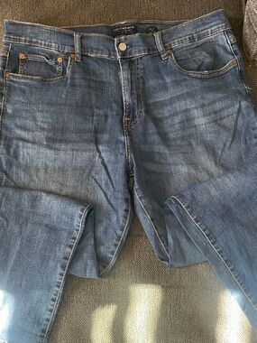 Lucky Brand Men's Medium Blue Athletic Slim Straight Jeans 38x30